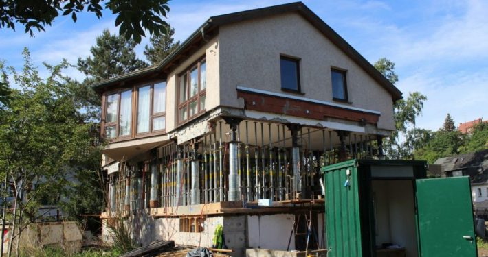 ERKA Pfahl Hebung Einfamilienhaus in Halle